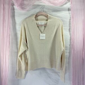 SOHO & STELLA Deep V Rib Knit Sweater | Cream Beige | Size M NWT